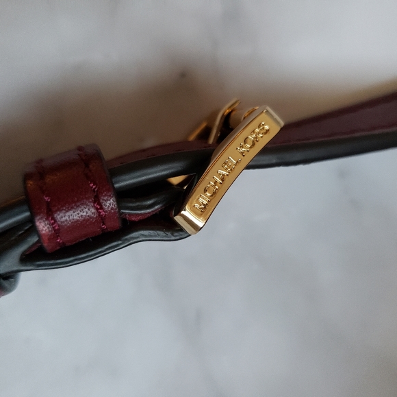 Michael Kors Mini Selma Crossbody - Picture 5 of 17